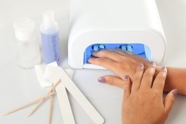 Mise en garde contre les gels-vernis à ongles