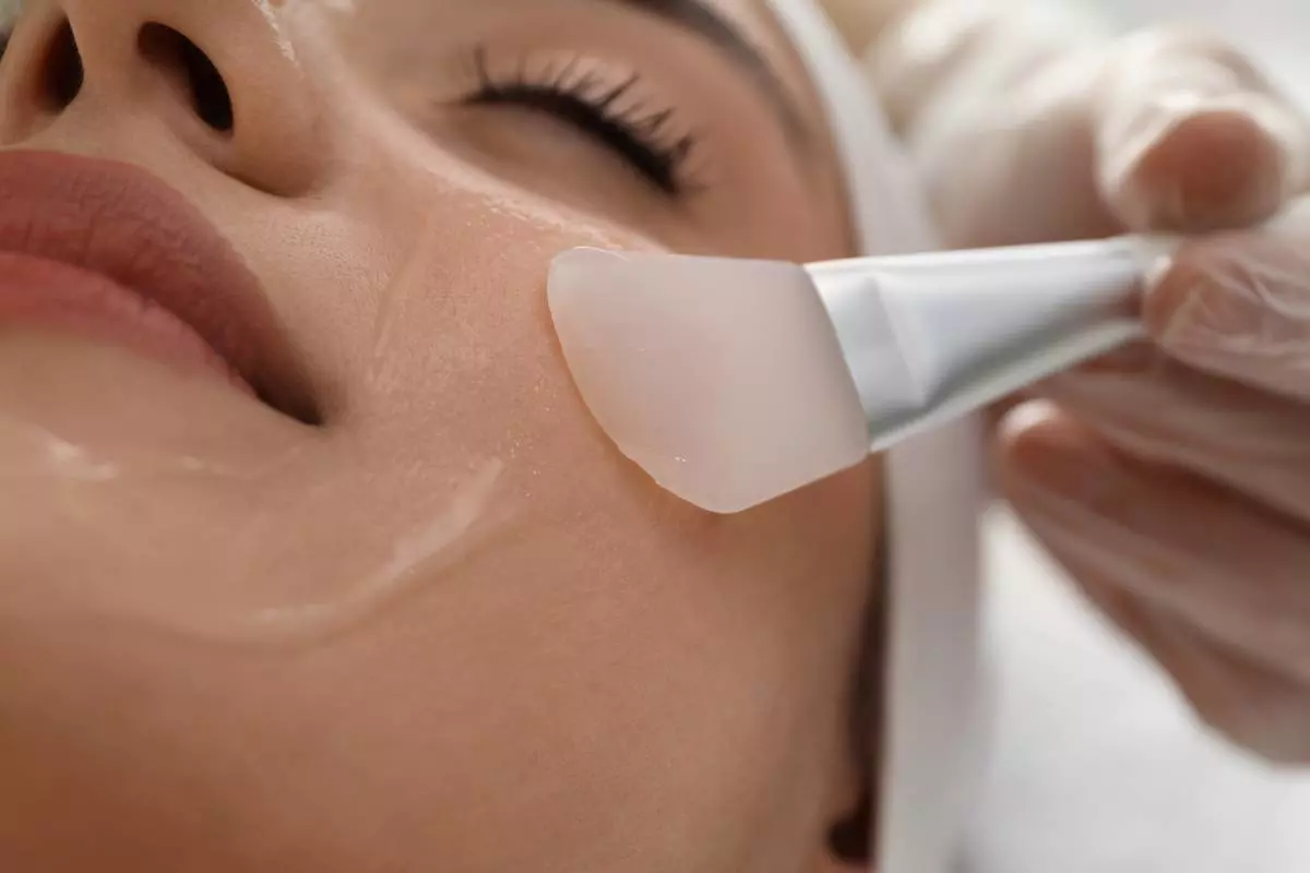 Le Peelings Renophase est un peeling dermatologique régénérant et anti-âge