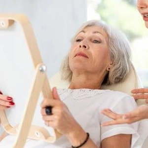 Une approche globale permet d'obtenir un résultat harmonieux et naturel pour le rajeunissement du visage